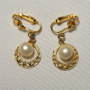 Elegant Gold and Pearl Drop Earrings